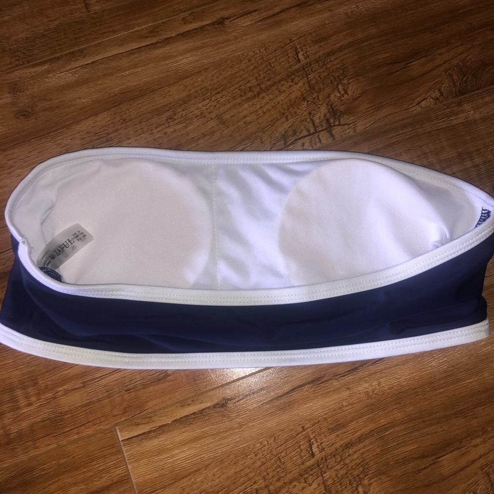 Bikini - Picture 5 of 5